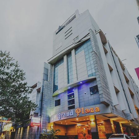 Hotel Super Capital O Grand Plaza Kójamputtúr Exteriér fotografie